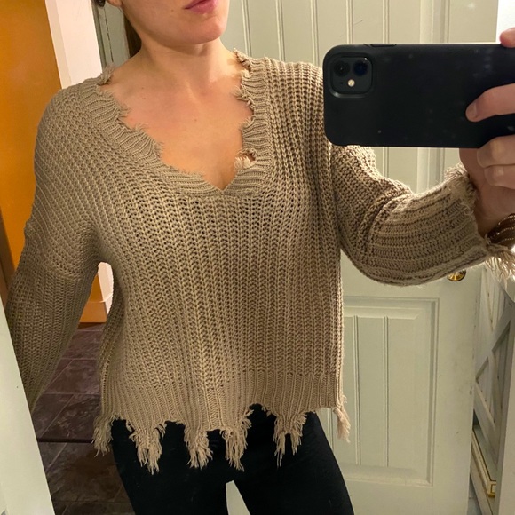 Cropped sweater - Picture 1 of 3